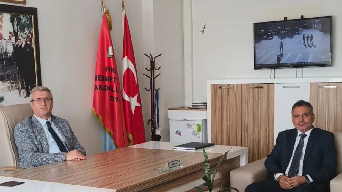 Edremit İlçe Milli Eğitim Müdürümüz sayın Yaşar CİĞER okulumuzu ziyarette bulundu.